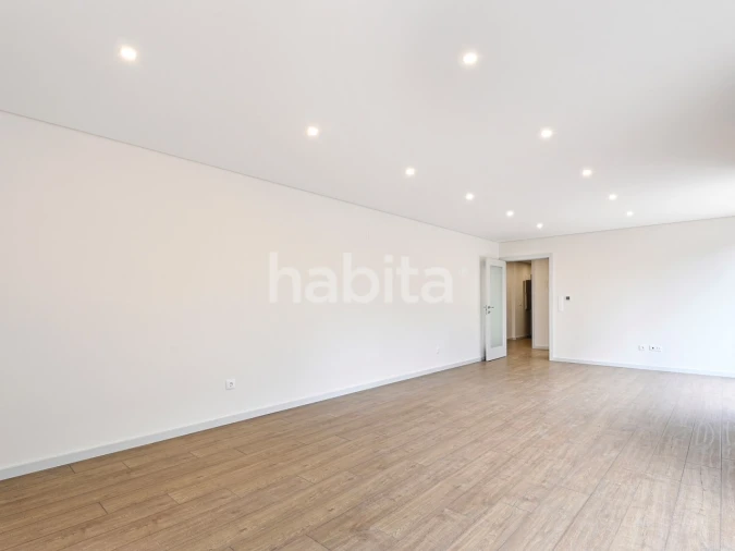 Apartamento T3 para Venda em Cedofeita, Santo Ildefonso, Sé, Miragaia, São Nicolau e Vitória Foto 2