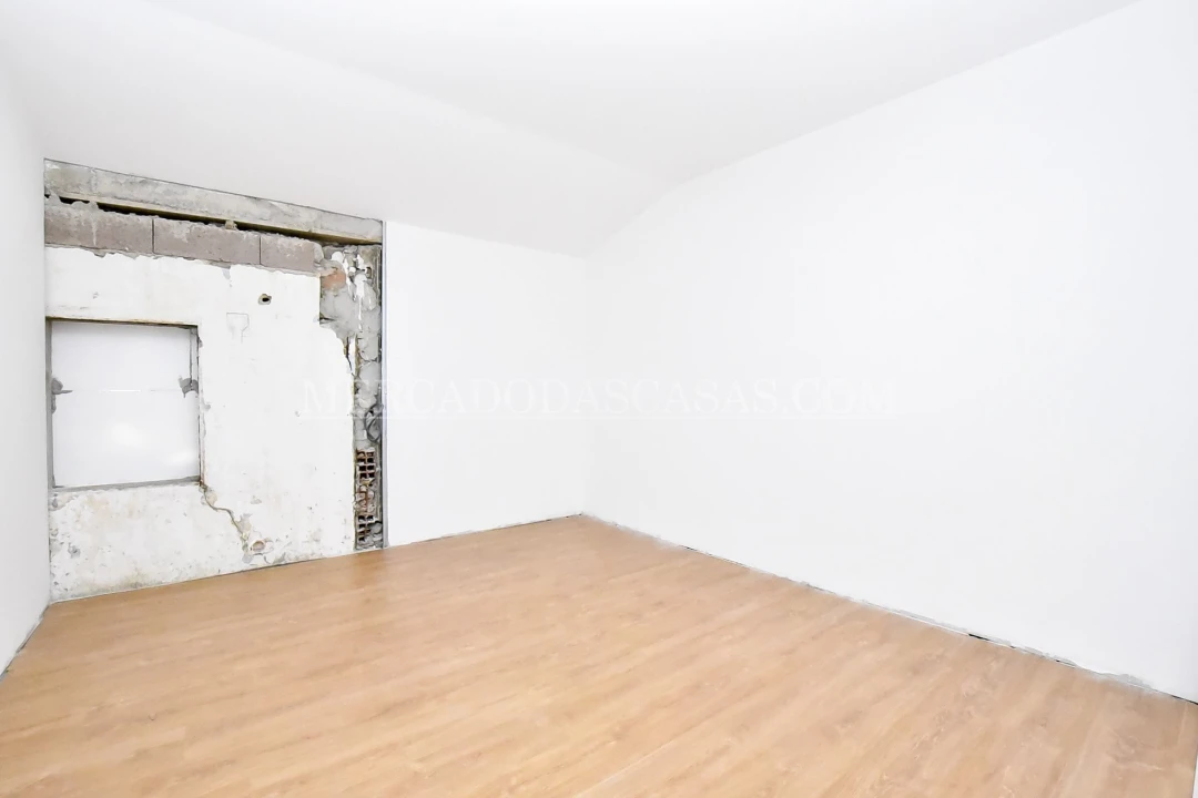 Moradia T3 para Venda em Argoncilhe Foto 15