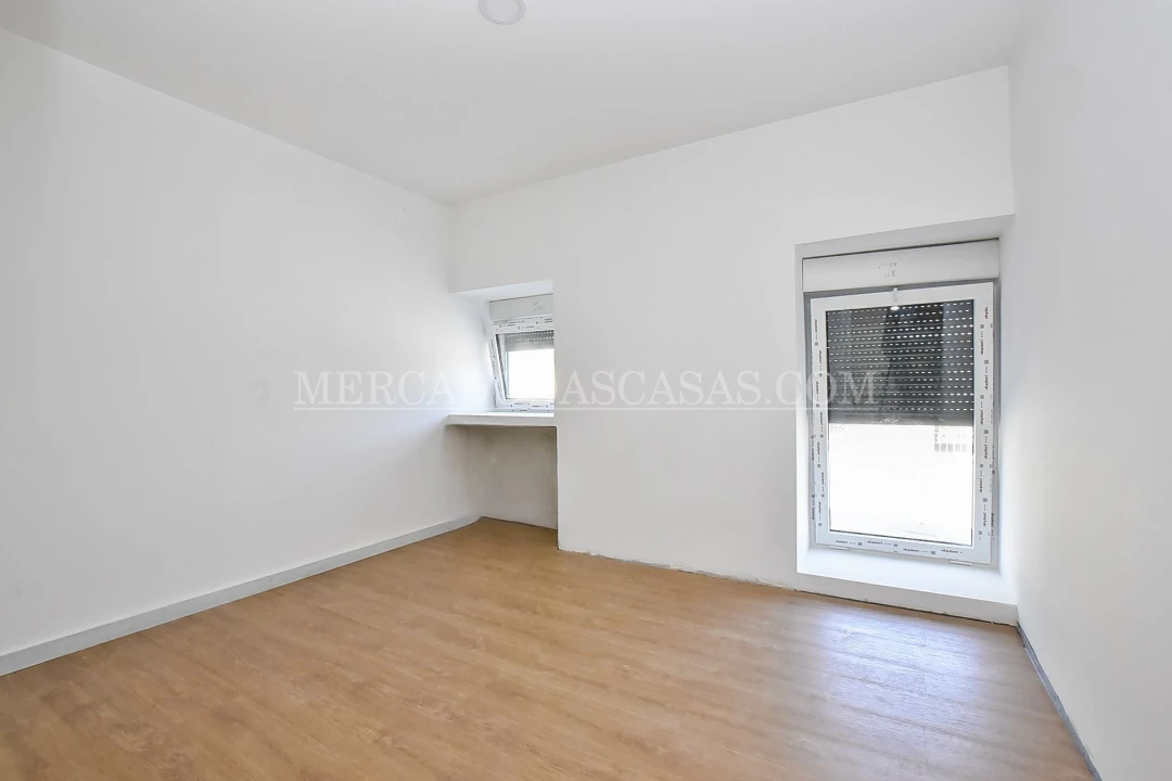 Moradia T3 para Venda em Argoncilhe Foto 5