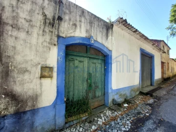 Moradia T3 para Venda em Nossa Senhora do Pópulo, Coto e São Gregório