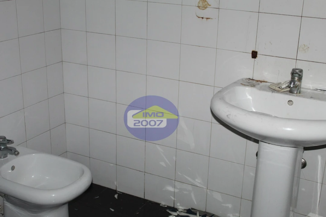 Loja para Venda em São João da Madeira Foto 19