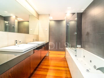 Apartamento T5 para Venda em Belém