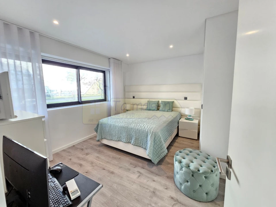 Apartamento T2 para Venda em Quarteira Foto 4