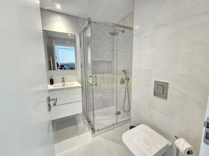 Apartamento T2 para Venda em Quarteira Foto 9