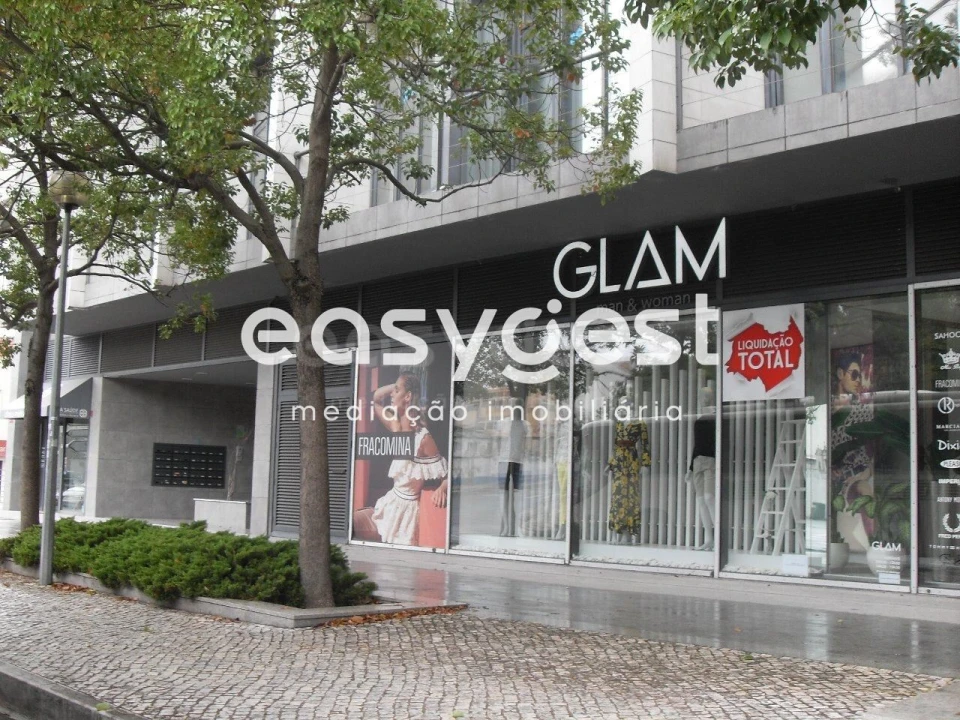 Loja para Venda em Alverca do Ribatejo e Sobralinho Foto 1