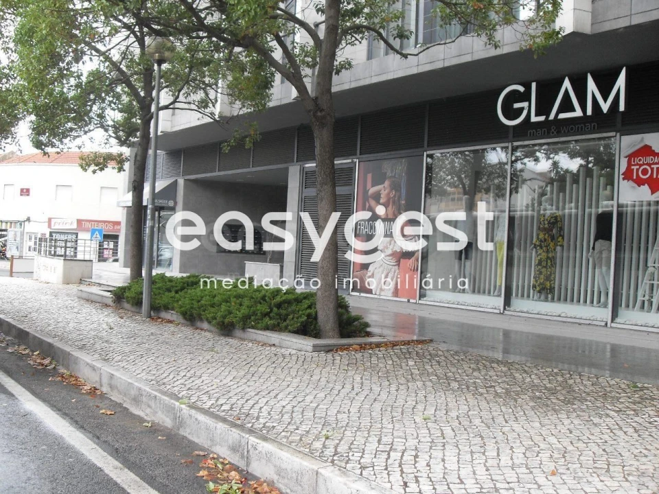 Loja para Venda em Alverca do Ribatejo e Sobralinho Foto 2