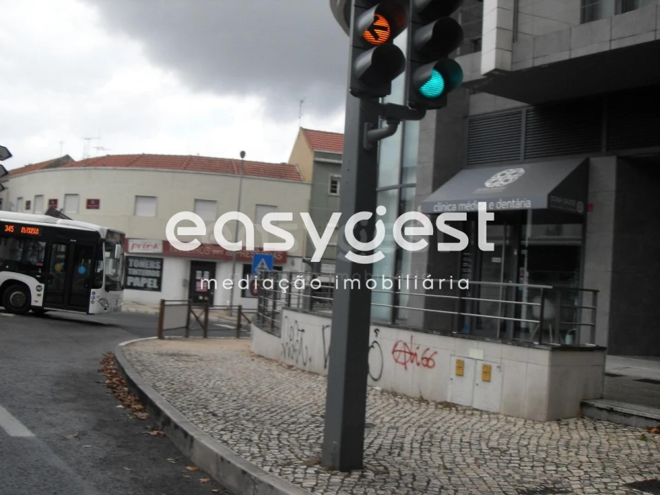 Loja para Venda em Alverca do Ribatejo e Sobralinho Foto 4