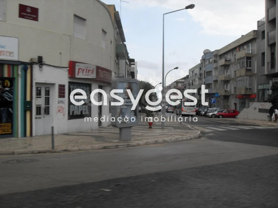 Loja para Venda em Alverca do Ribatejo e Sobralinho Foto 12