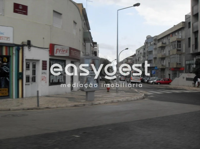 Loja para Venda em Alverca do Ribatejo e Sobralinho Foto 12