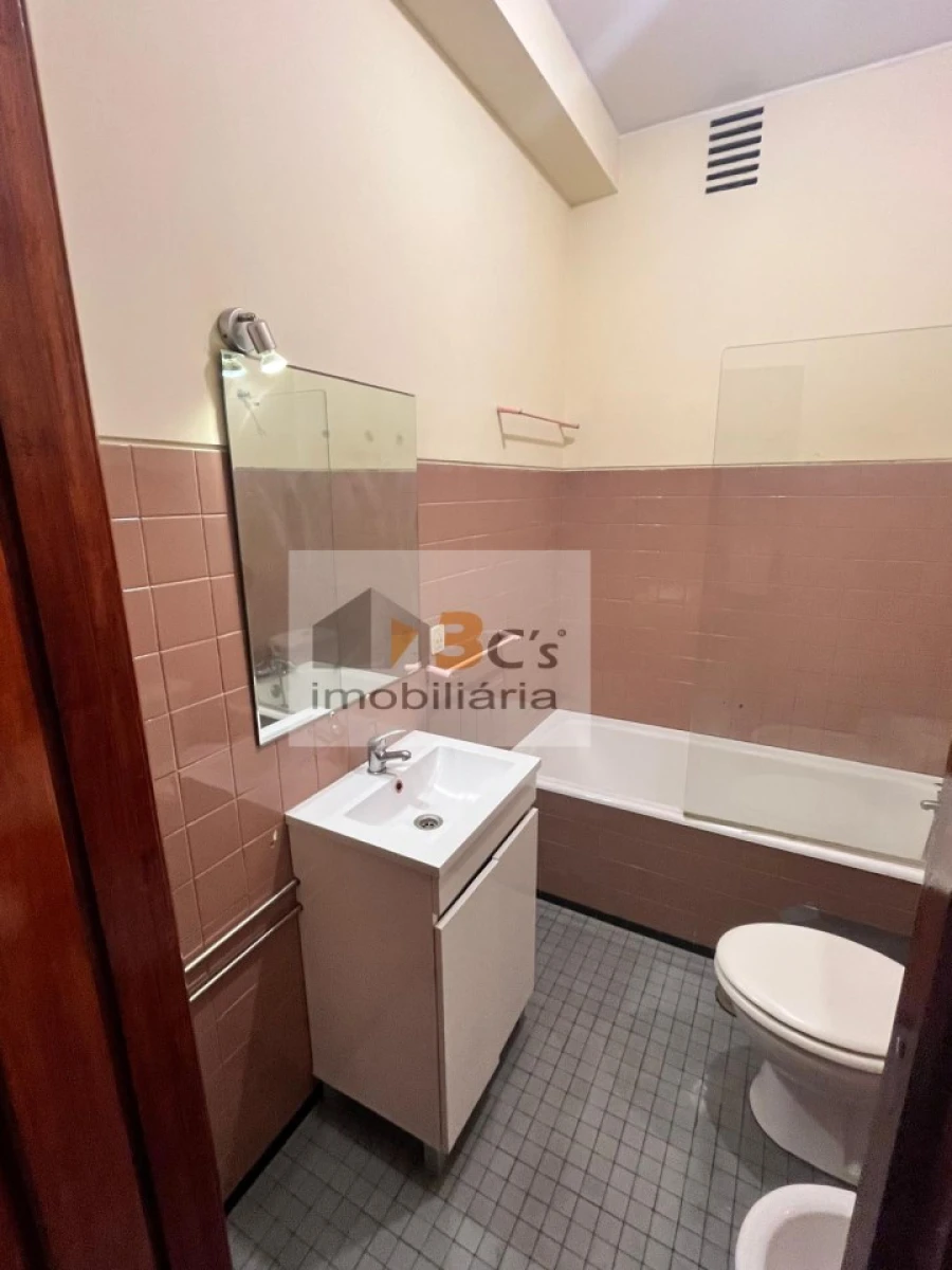 Apartamento T2 para Venda em Lordelo do Ouro e Massarelos Foto 20