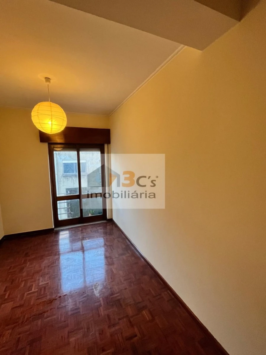 Apartamento T2 para Venda em Lordelo do Ouro e Massarelos Foto 30