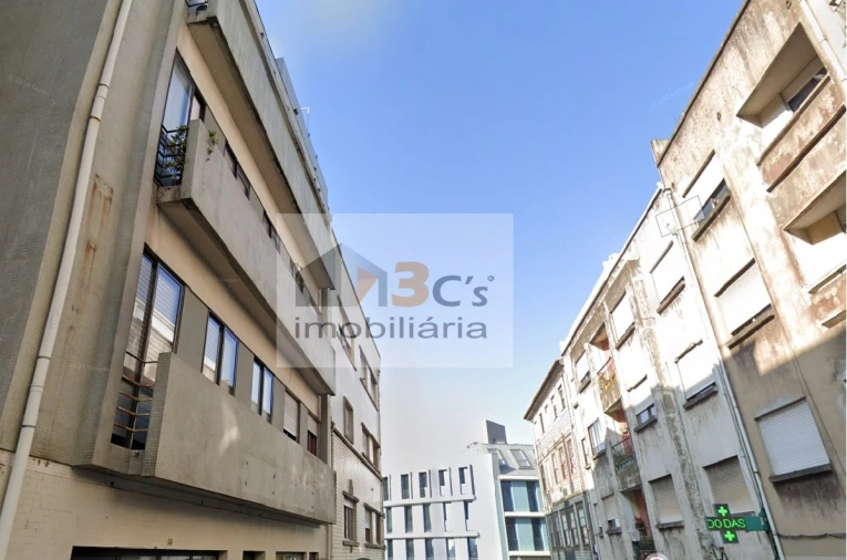 Apartamento T2 para Venda em Lordelo do Ouro e Massarelos Foto 1