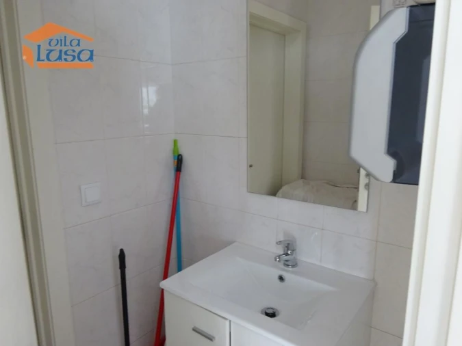 Loja para Venda em Vilar de Andorinho Foto 9