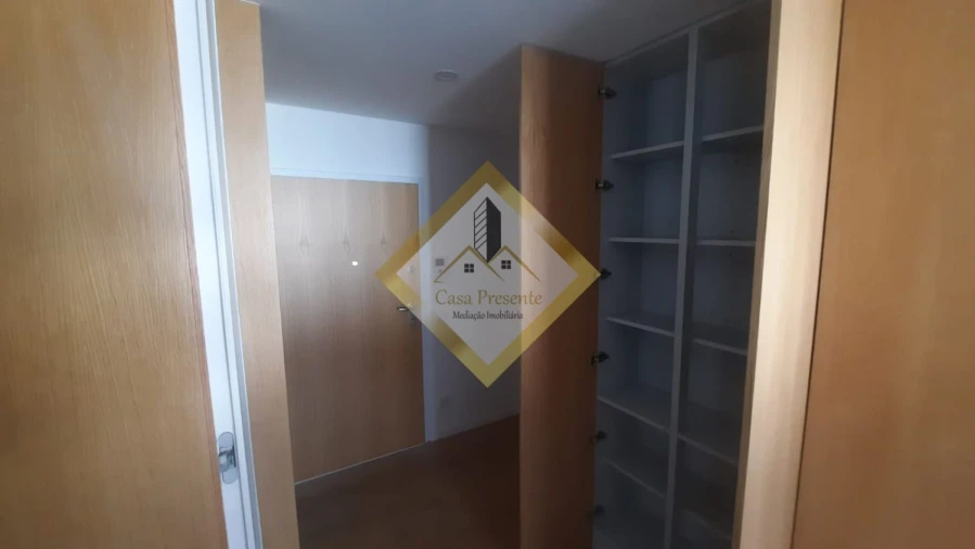 Apartamento T1 para Venda em Canidelo Foto 4