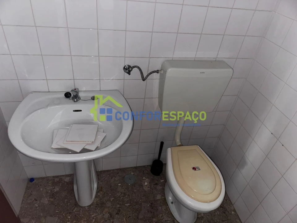 Loja para Arrendamento em Castelo Branco Foto 11