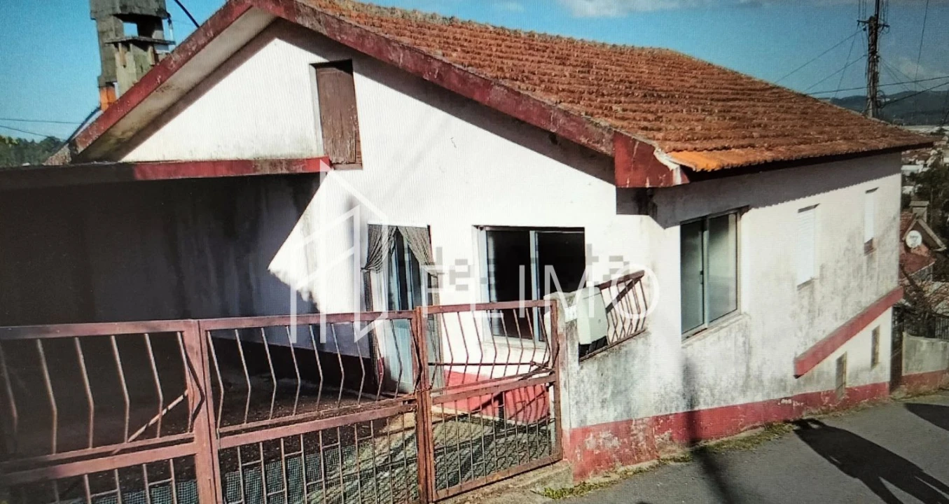Moradia T3 para Venda em Vila de Cucujães Foto 1