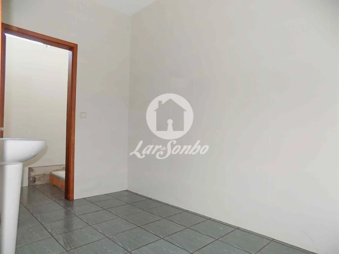 Armazém para Venda em Lousado Foto 6