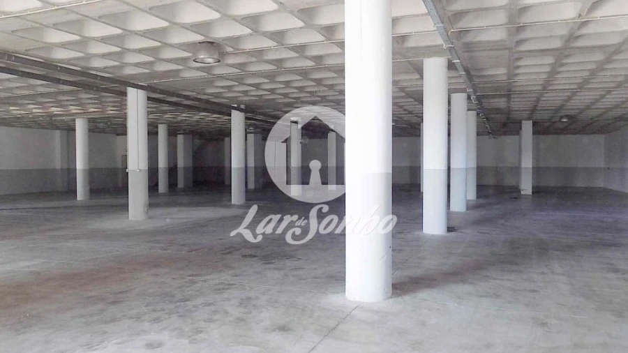 Armazém para Venda em Lousado