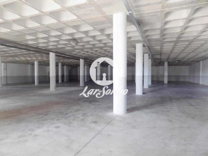 Armazém para Venda em Lousado Foto 1