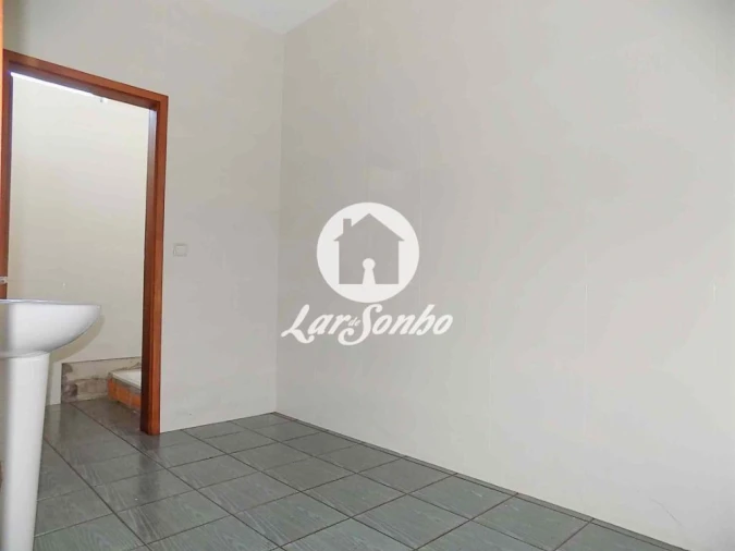 Armazém para Venda em Lousado Foto 6