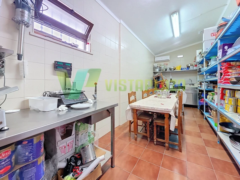 Negócio para Venda em Porches Foto 31