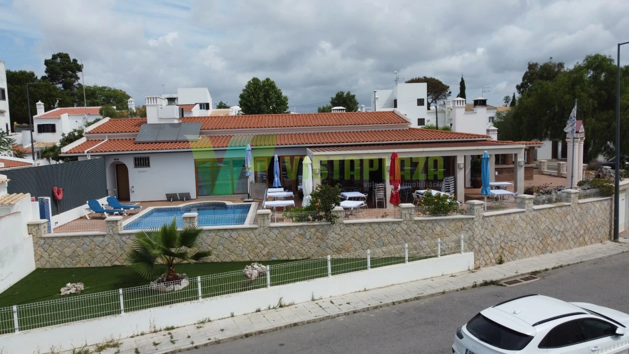 Negócio para Venda em Porches Foto 32