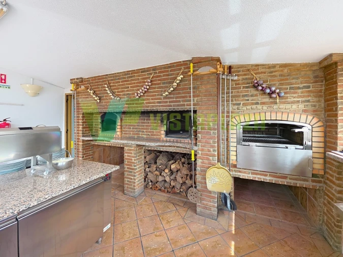 Negócio para Venda em Porches Foto 2