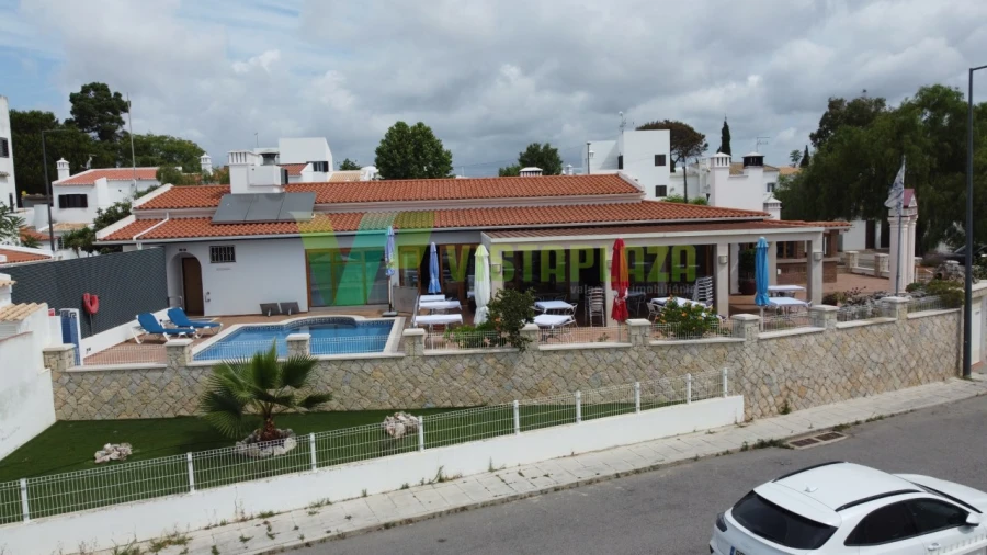 Negócio para Venda em Porches Foto 32