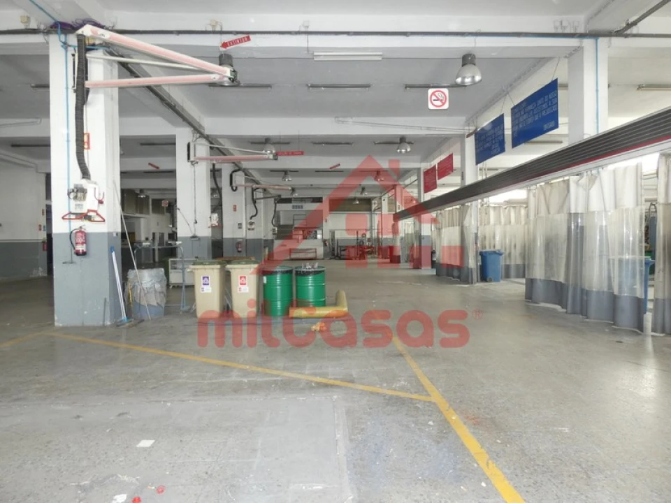 Armazém para Arrendamento em Santa Maria, São Pedro e Matacães Foto 8