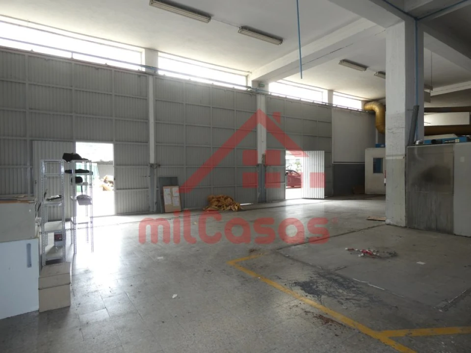 Armazém para Arrendamento em Santa Maria, São Pedro e Matacães Foto 11