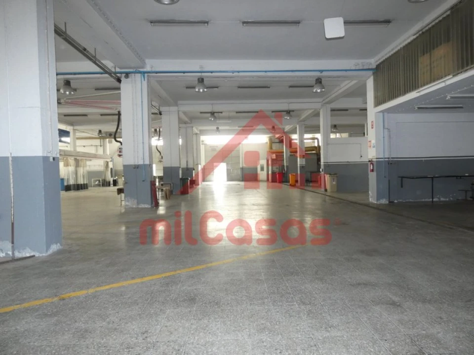 Armazém para Arrendamento em Santa Maria, São Pedro e Matacães Foto 16