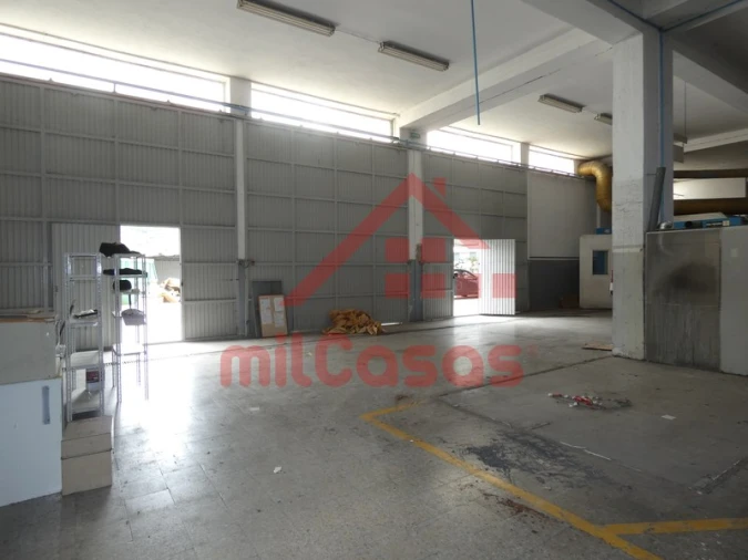 Armazém para Arrendamento em Santa Maria, São Pedro e Matacães Foto 11