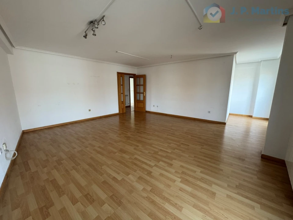 Apartamento T4 para Venda em Alhos Vedros Foto 9