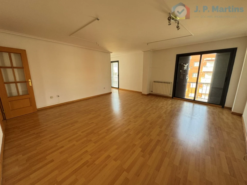 Apartamento T4 para Venda em Alhos Vedros Foto 1