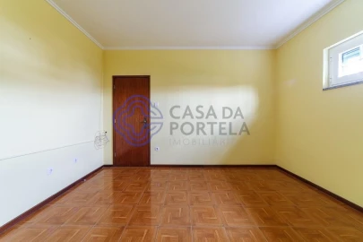 Moradia T5 para Venda em Santa Maria da Feira, Travanca, Sanfins e Espargo