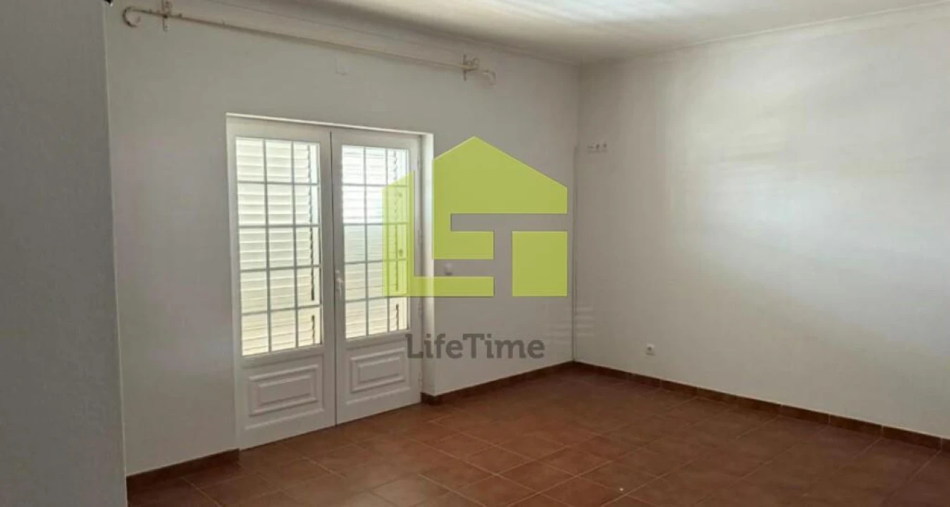 Moradia T4 para Venda em Monforte Foto 9