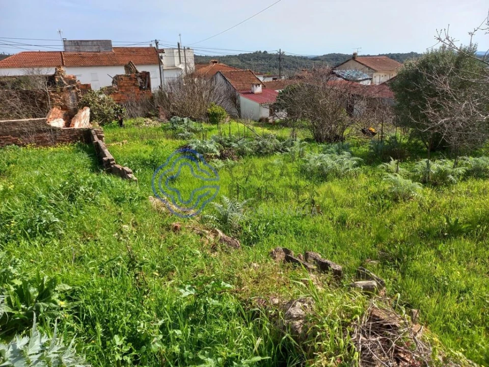 Terreno para Venda em Além da Ribeira e Pedreira Foto 1
