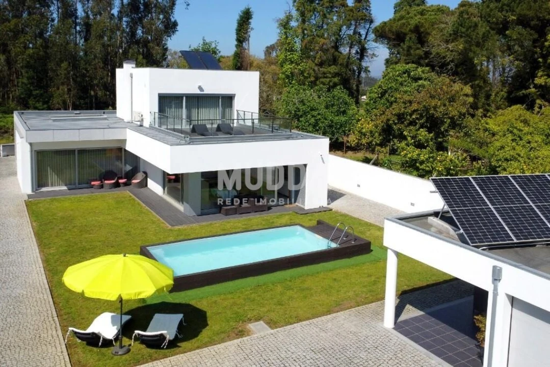 Moradia T3 para Venda em Eixo e Eirol Foto 1