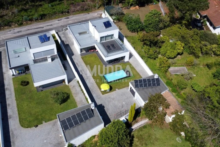 Moradia T3 para Venda em Eixo e Eirol Foto 3