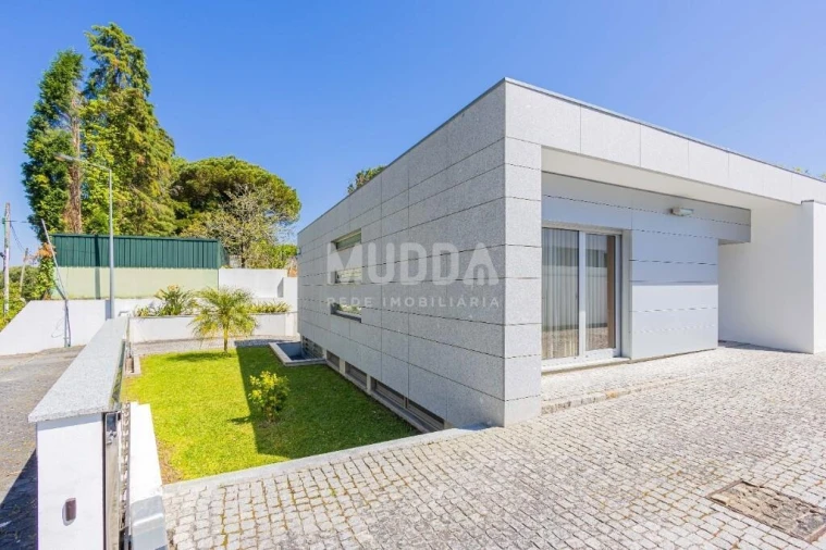 Moradia T3 para Venda em Eixo e Eirol Foto 78