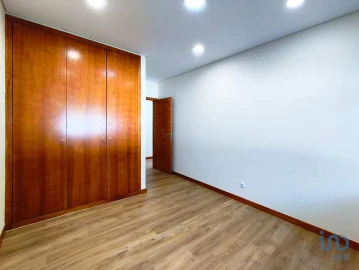 Moradia T4 para Venda em Santa Marta de Portuzelo