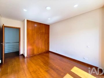 Moradia T4 para Venda em Santa Marta de Portuzelo