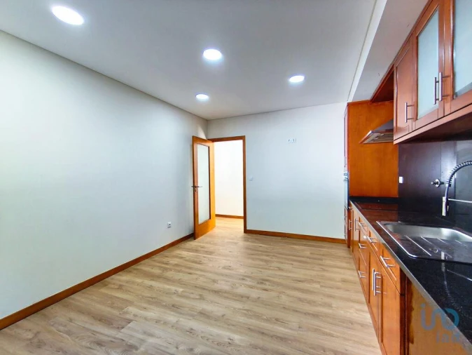 Moradia T4 para Venda em Santa Marta de Portuzelo Foto 5