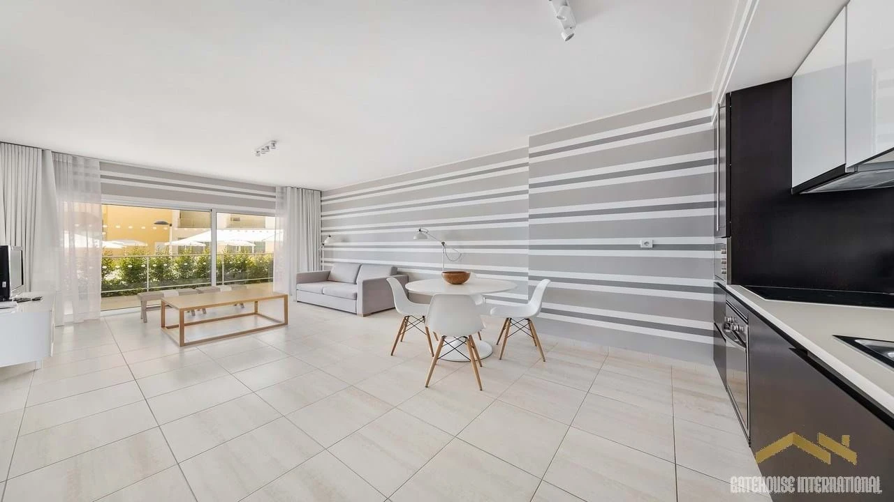 Apartamento T2 para Venda em Quarteira Foto 8