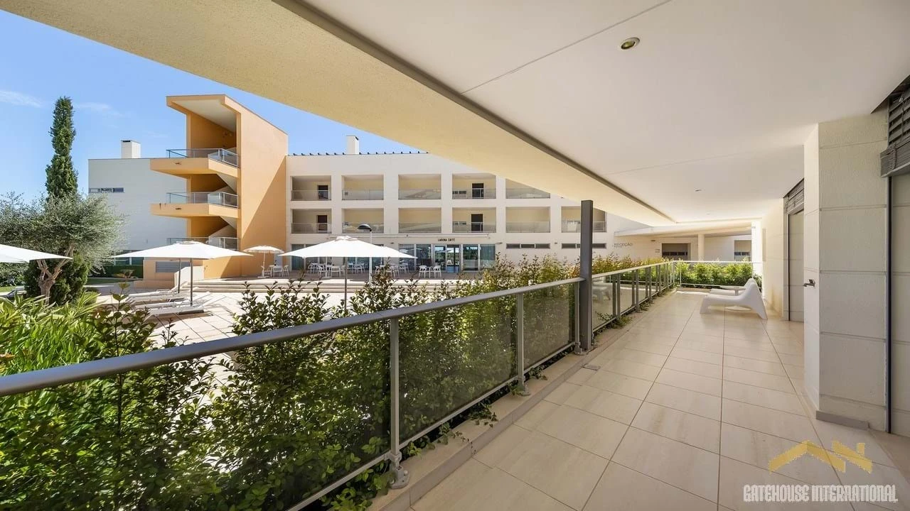 Apartamento T2 para Venda em Quarteira Foto 4