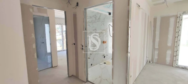 Moradia T5 para Venda em Pontinha e Famões