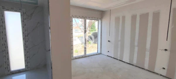 Moradia T5 para Venda em Pontinha e Famões
