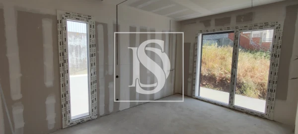 Moradia T5 para Venda em Pontinha e Famões