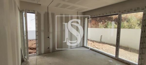 Moradia T5 para Venda em Pontinha e Famões
