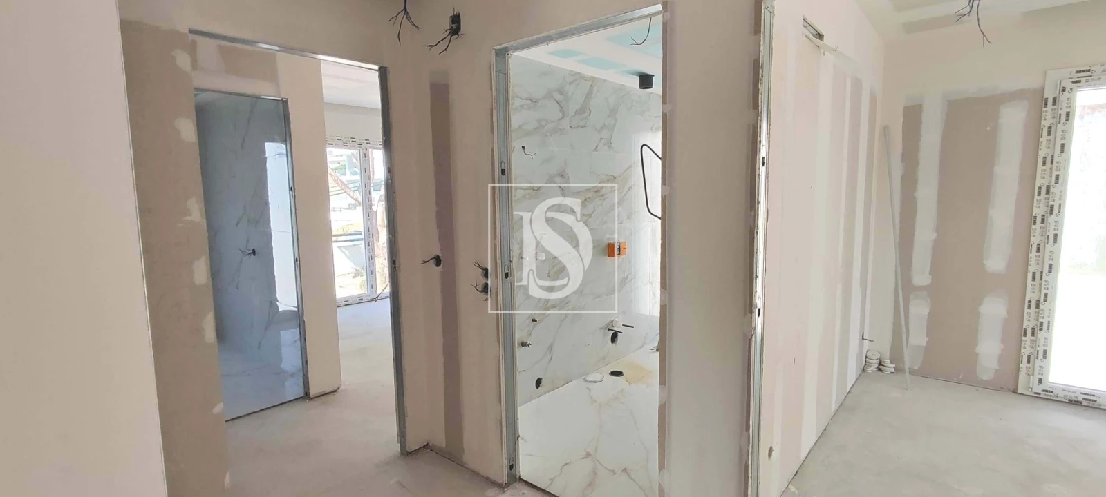 Moradia T5 para Venda em Pontinha e Famões Foto 26
